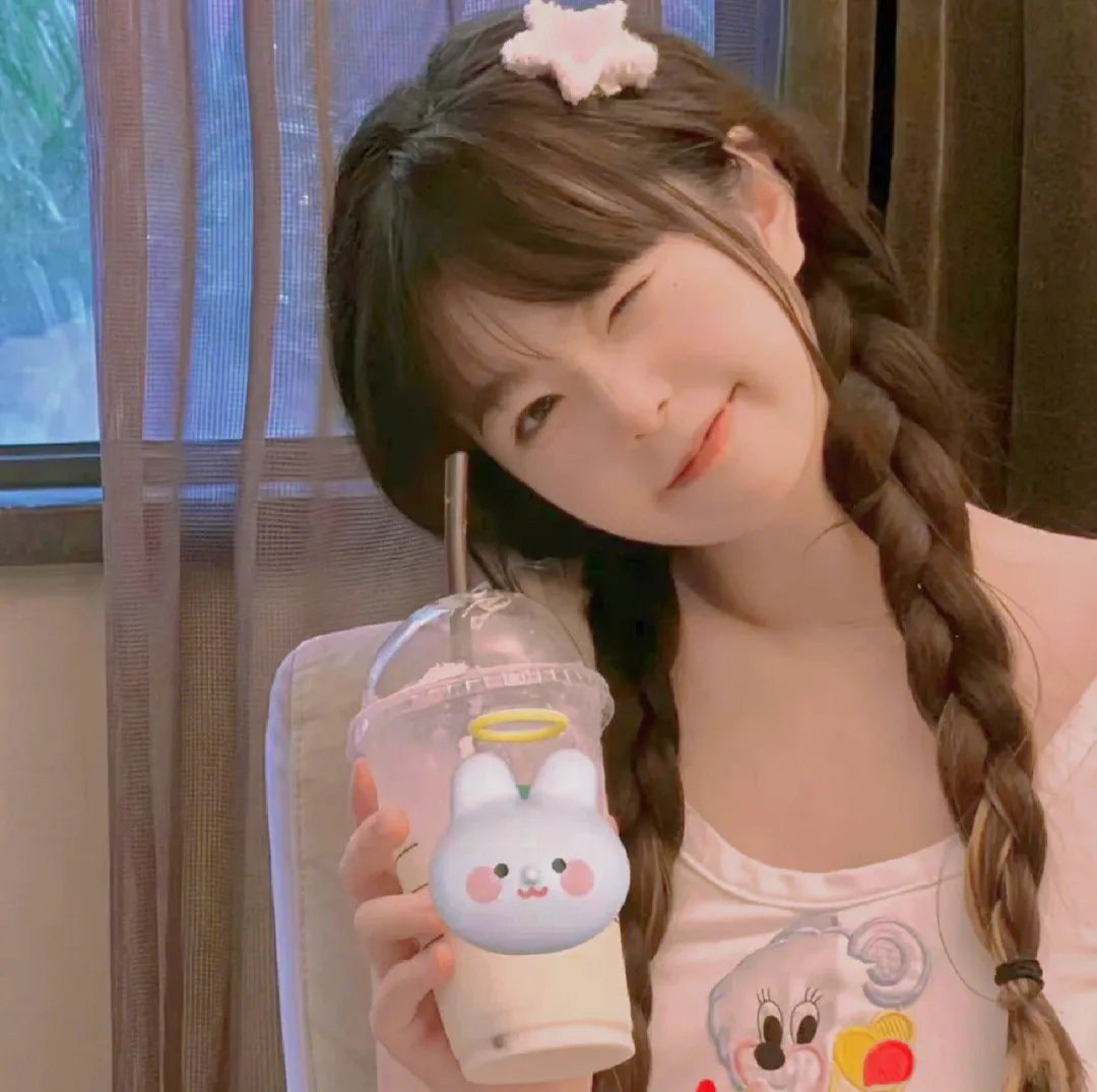 少女艾薇